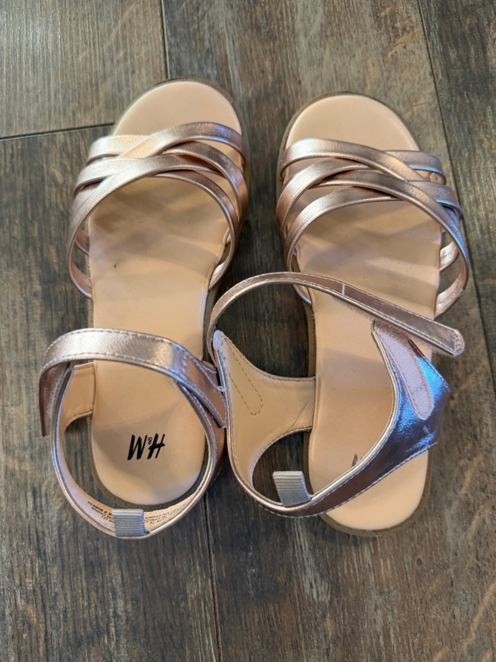 H&M Metallic Rose Gold Girls' Strappy Sandals - Picture 3 of 5